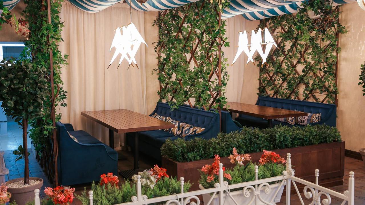7 Boutique Hotel Ustʼ-Kamenogorsk Extérieur photo